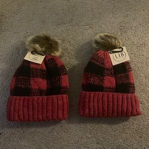 Pom Pom red/black plaid beanie hat